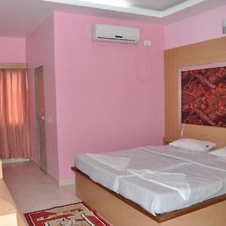 Hotel Barbareek Shillong Esterno foto