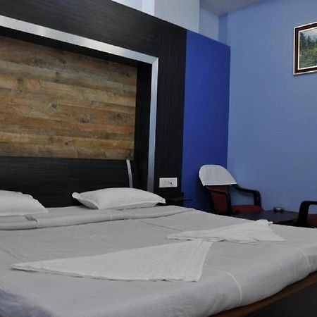 Hotel Barbareek Shillong Esterno foto