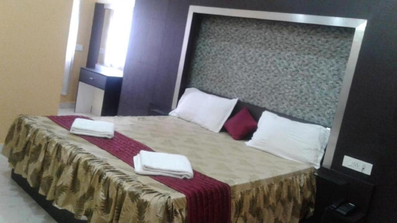 Hotel Barbareek Shillong Esterno foto