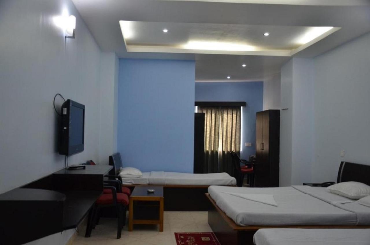 Hotel Barbareek Shillong Esterno foto