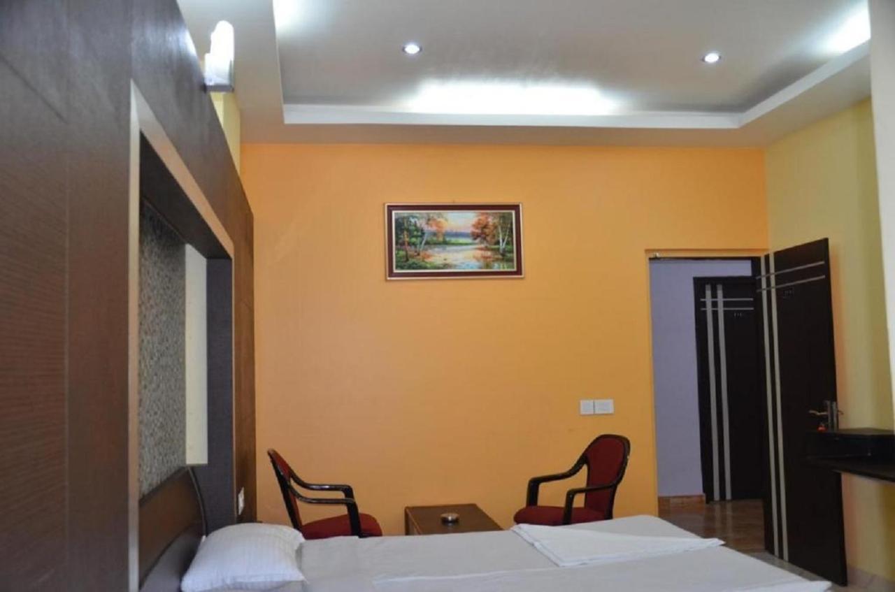 Hotel Barbareek Shillong Esterno foto