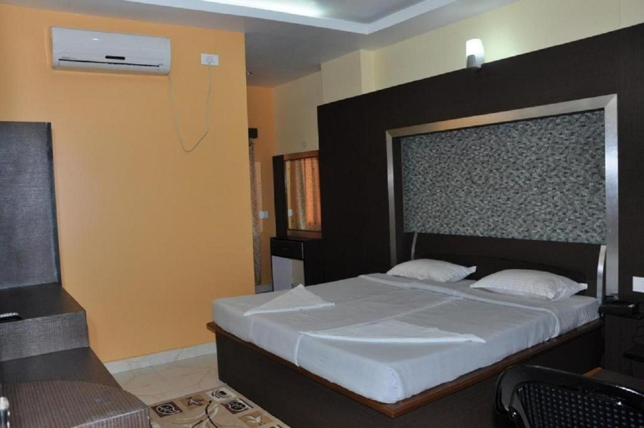 Hotel Barbareek Shillong Esterno foto