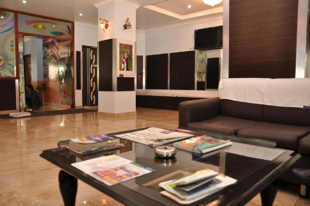 Hotel Barbareek Shillong Esterno foto