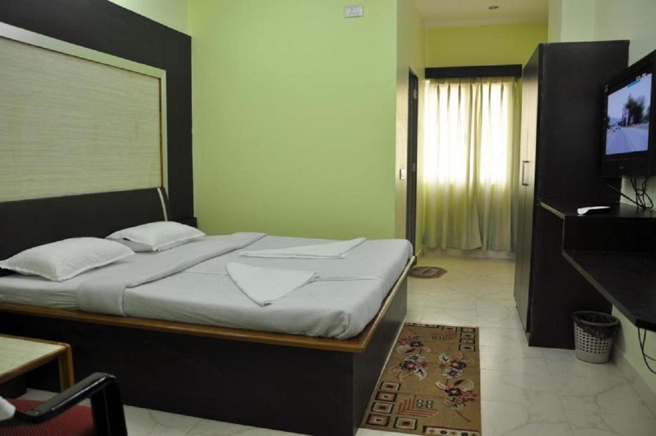 Hotel Barbareek Shillong Esterno foto