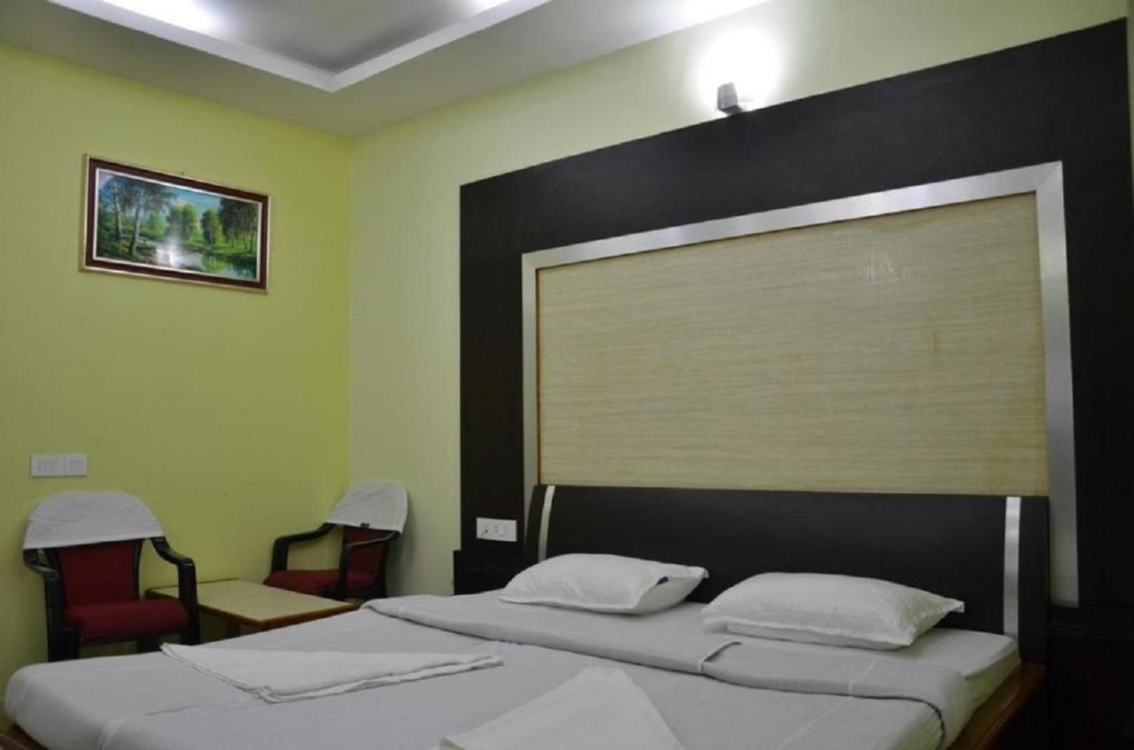 Hotel Barbareek Shillong Esterno foto