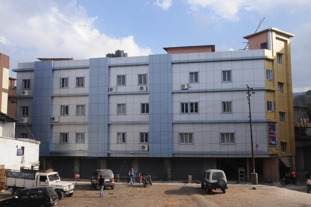 Hotel Barbareek Shillong Esterno foto
