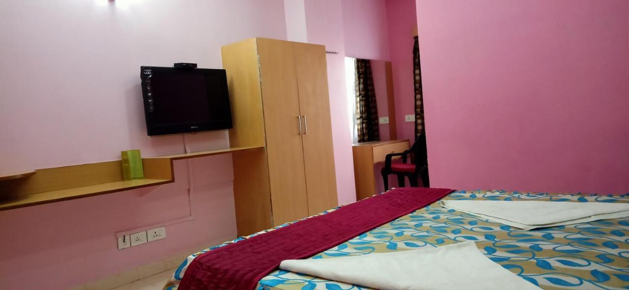 Hotel Barbareek Shillong Esterno foto