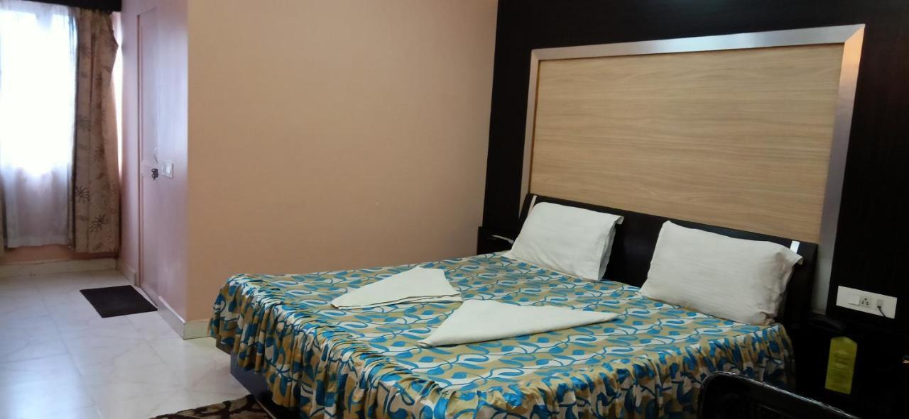 Hotel Barbareek Shillong Esterno foto