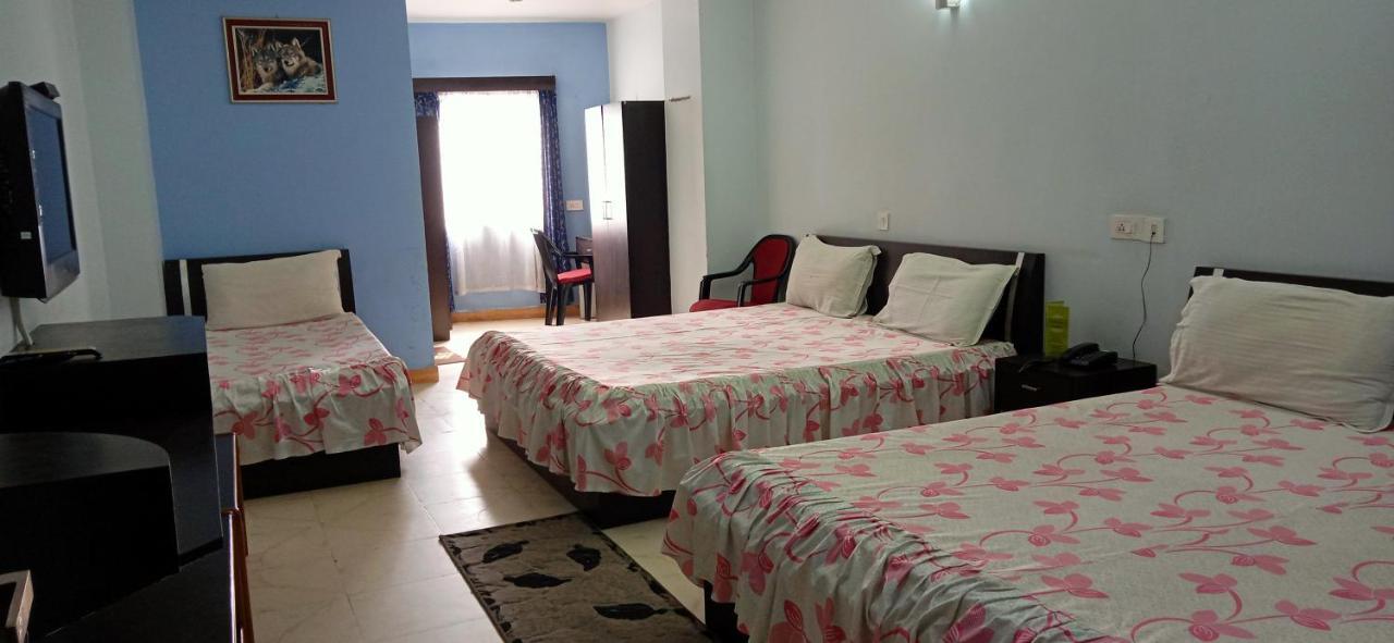 Hotel Barbareek Shillong Esterno foto