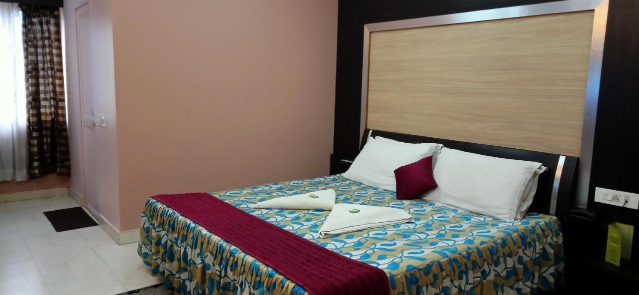 Hotel Barbareek Shillong Esterno foto