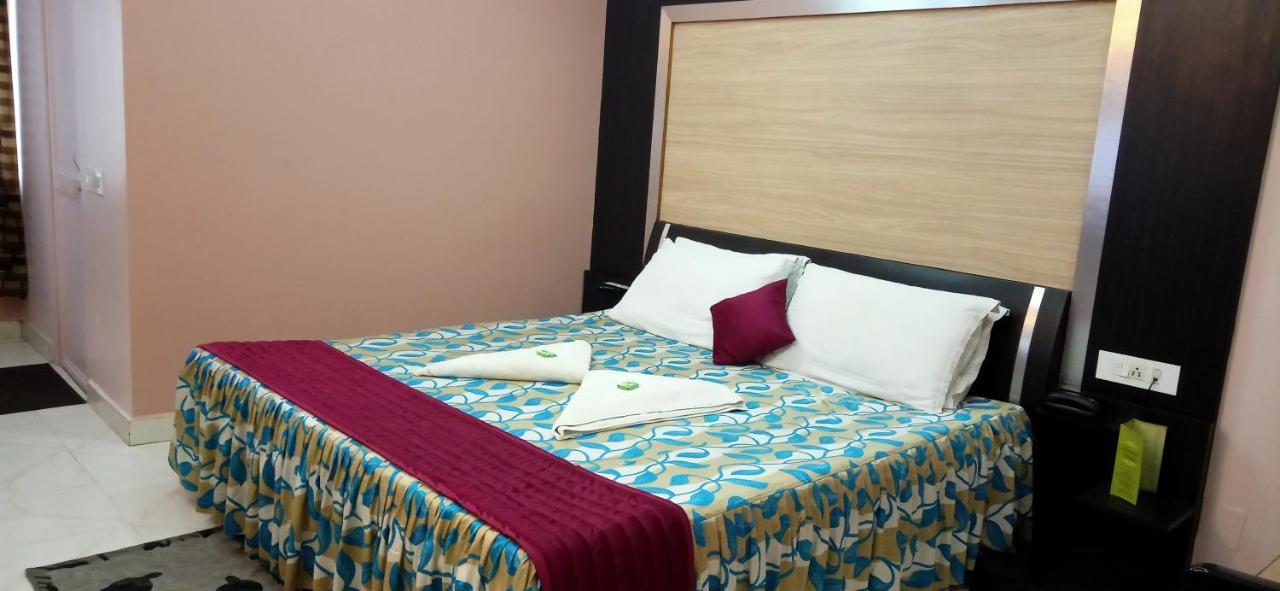 Hotel Barbareek Shillong Esterno foto