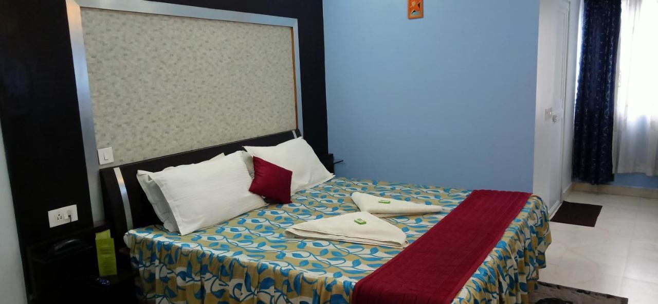 Hotel Barbareek Shillong Esterno foto