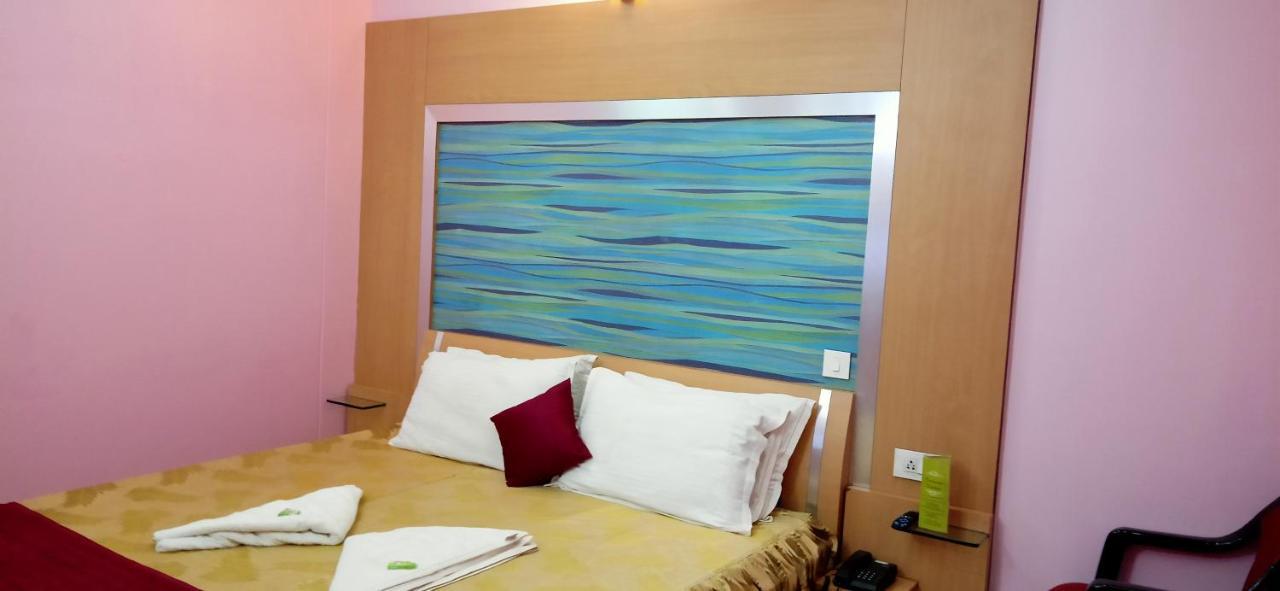 Hotel Barbareek Shillong Esterno foto