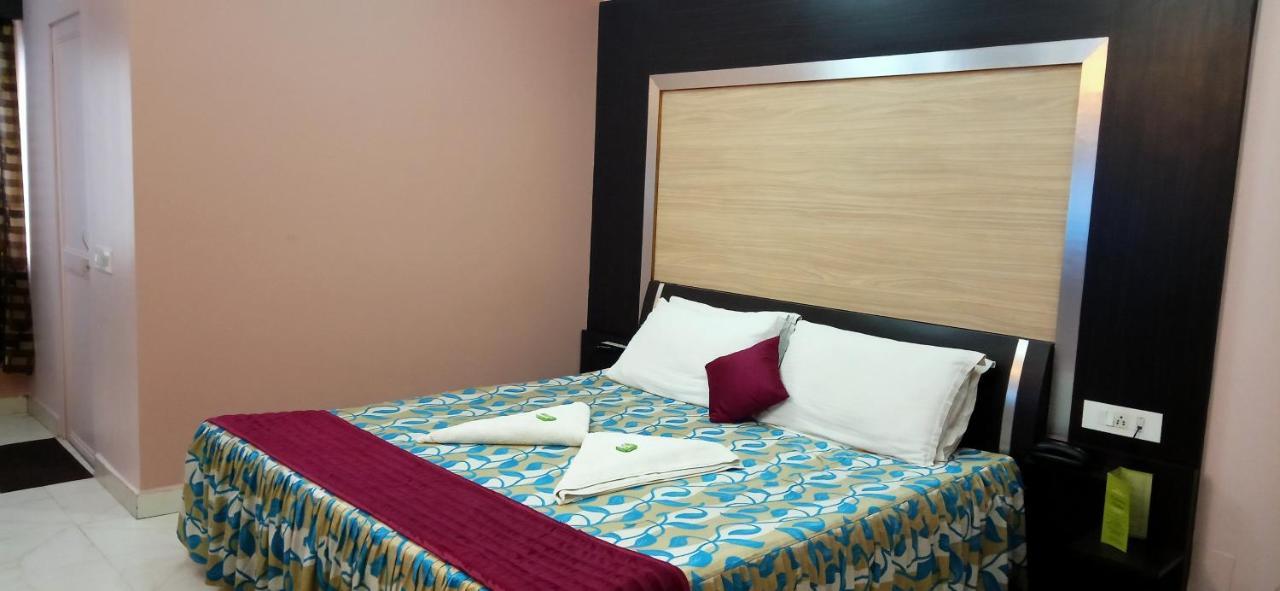 Hotel Barbareek Shillong Esterno foto