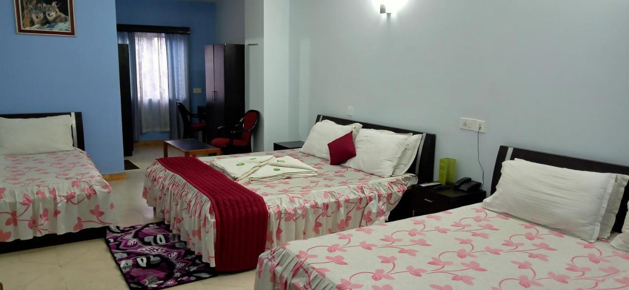 Hotel Barbareek Shillong Esterno foto