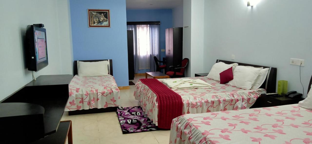Hotel Barbareek Shillong Esterno foto