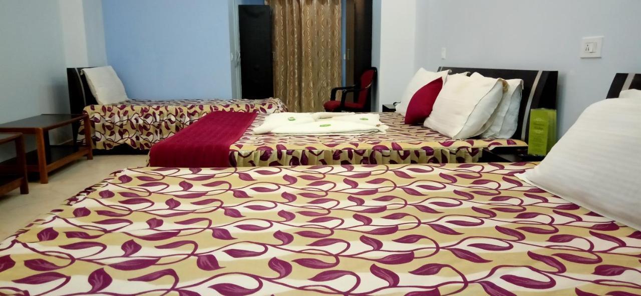Hotel Barbareek Shillong Esterno foto